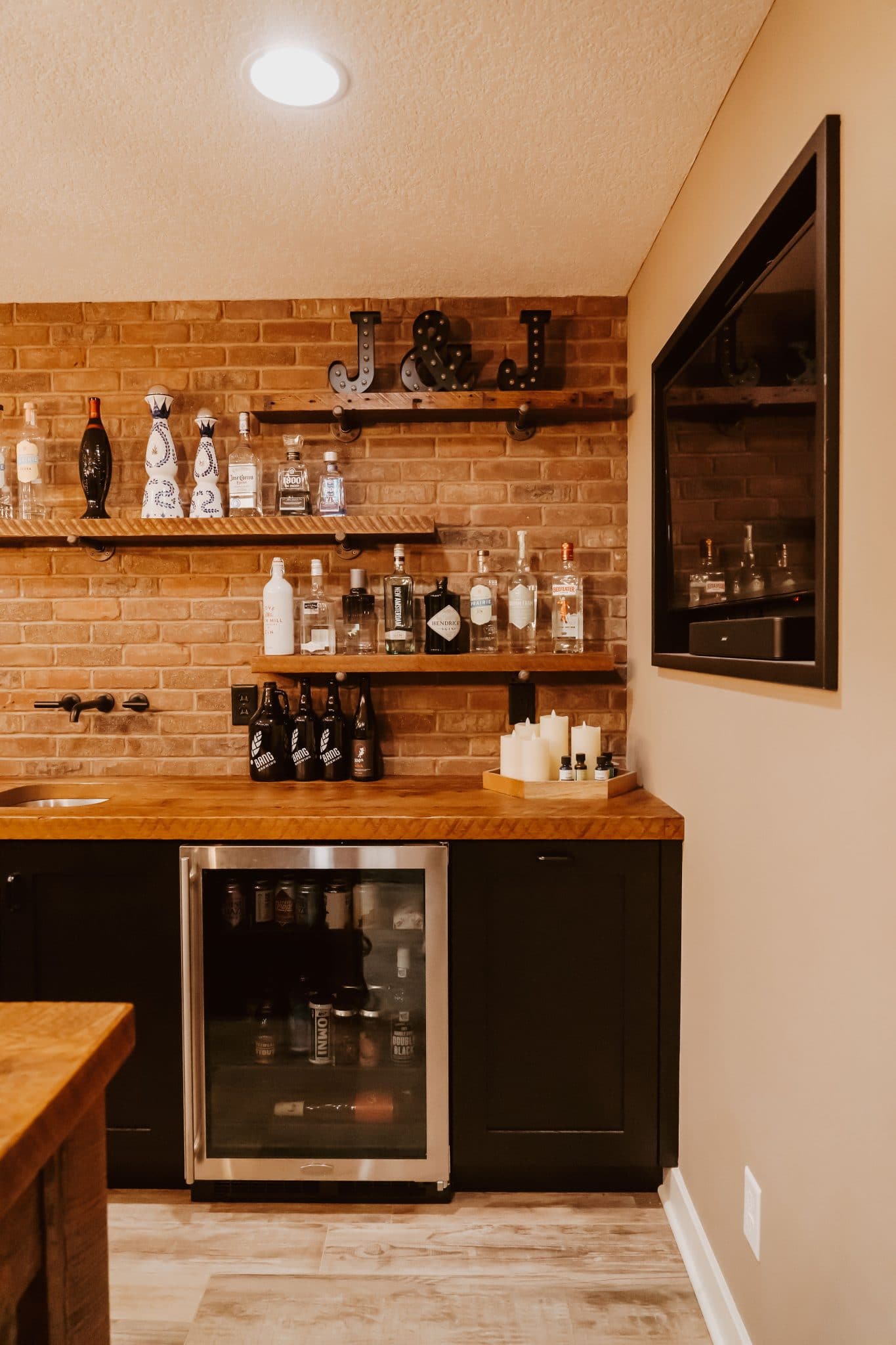 Burnsville Basement Remodel – Bar & Entertainment – photo 3